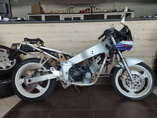 Yamaha FZR 400 GENESIS